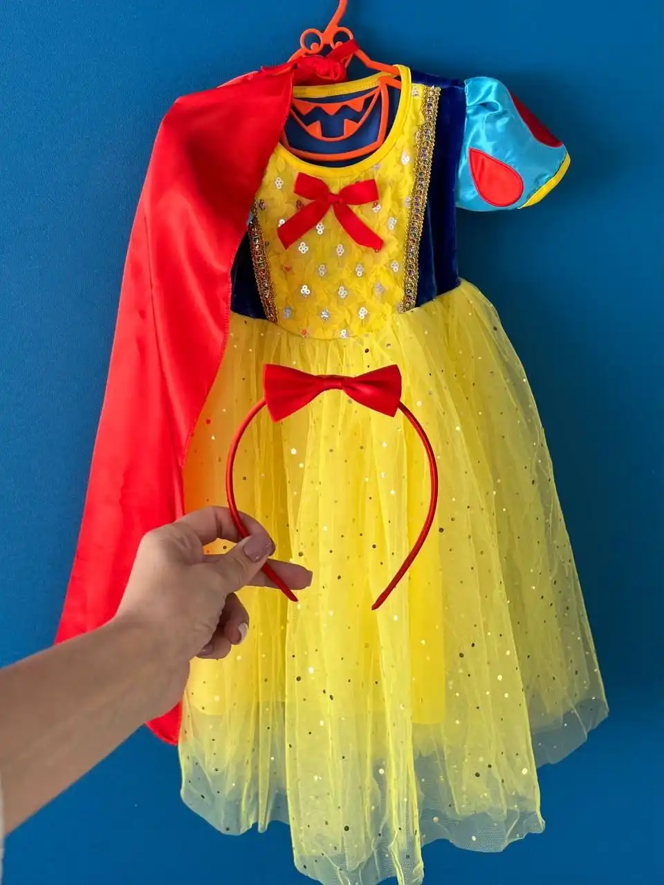 Продам костюм Белоснежка размер 104-116