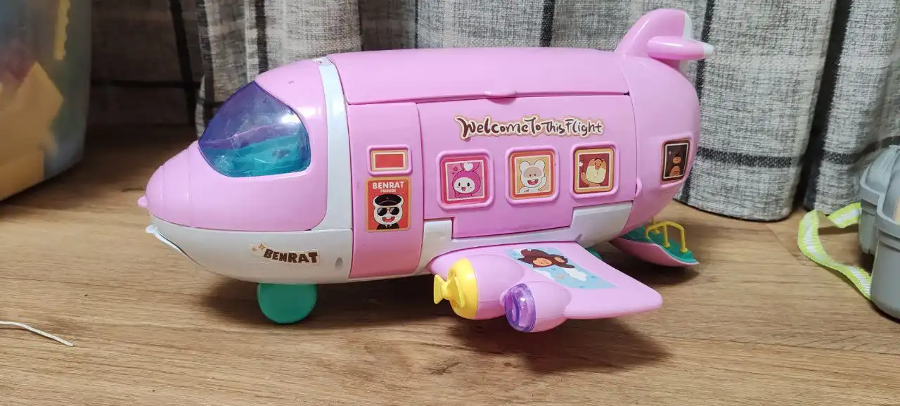 Самолет для маленьких игрушек
