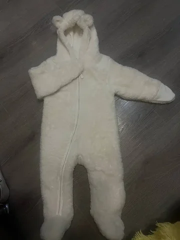 Продам детскую одежду размер 80, цвет молочный - Товары для детей в Владивосток