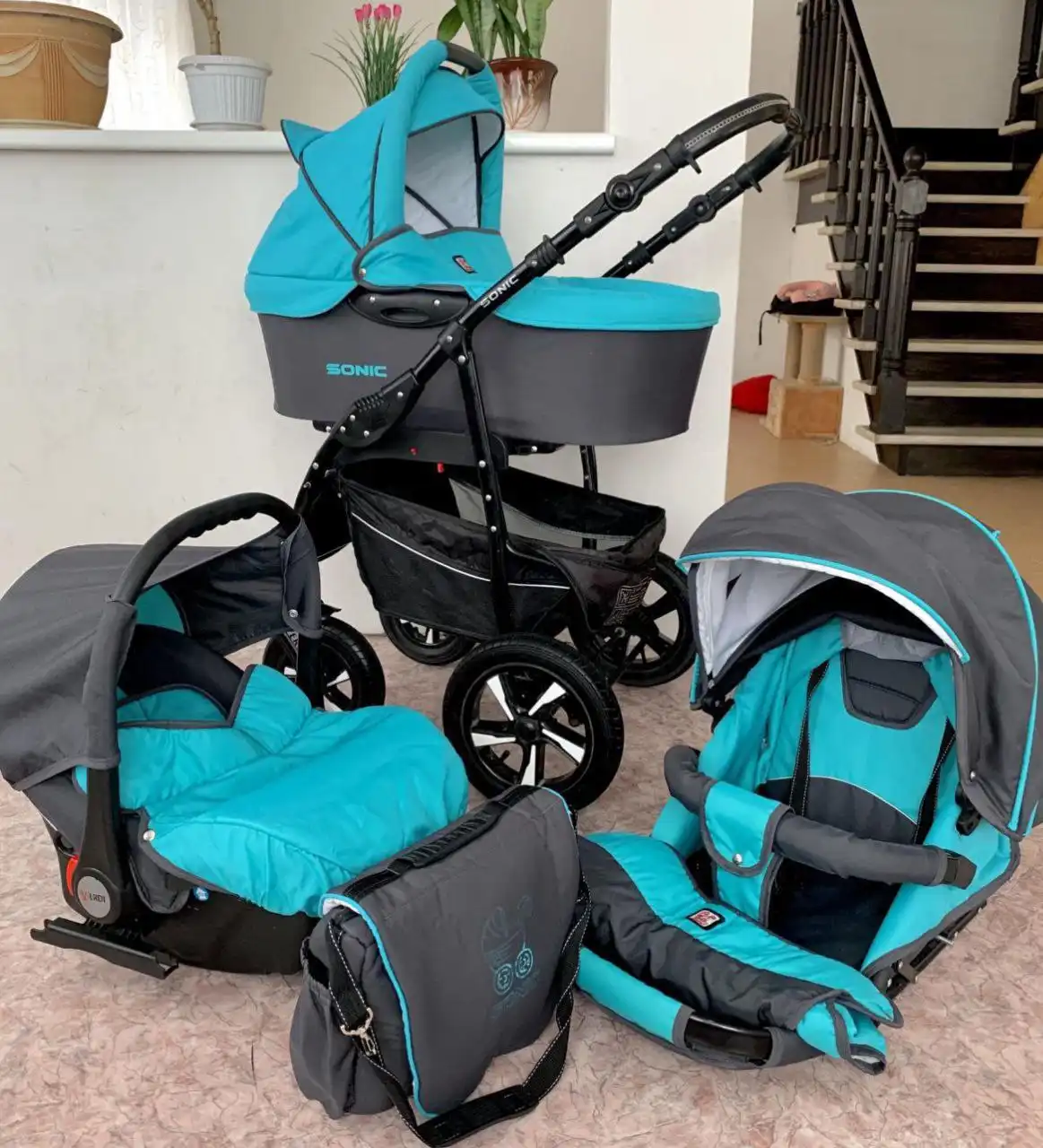 Коляска 3 в 1 в отличном состоянии