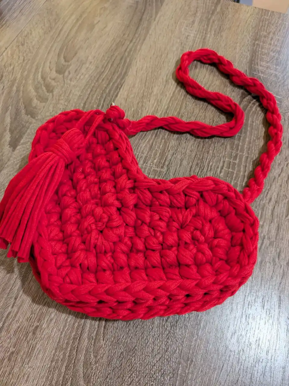 Продам вязанную сумочку