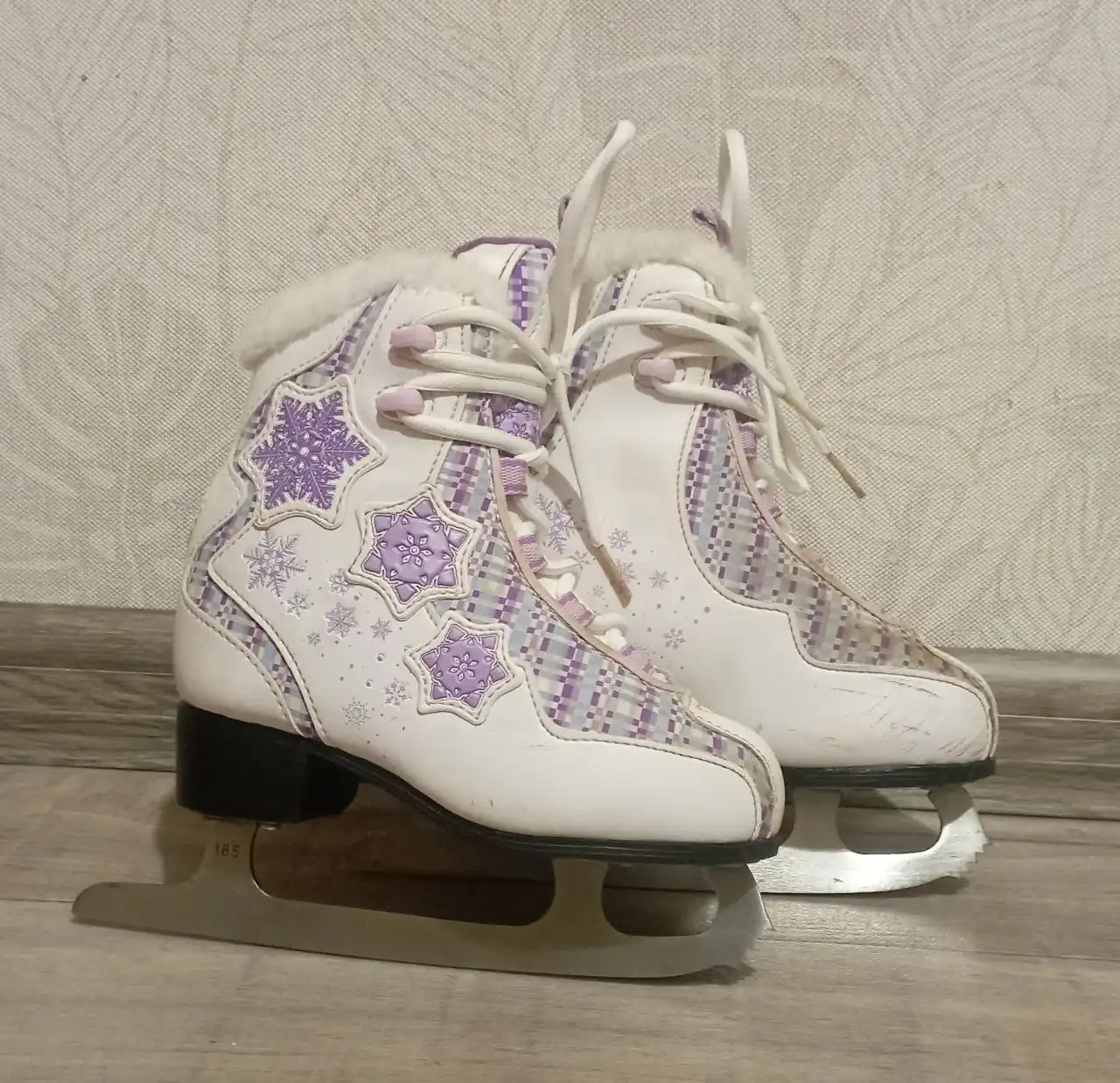 Фигурные коньки утеплённые б/у размер 30 - Барахолка в Владивосток