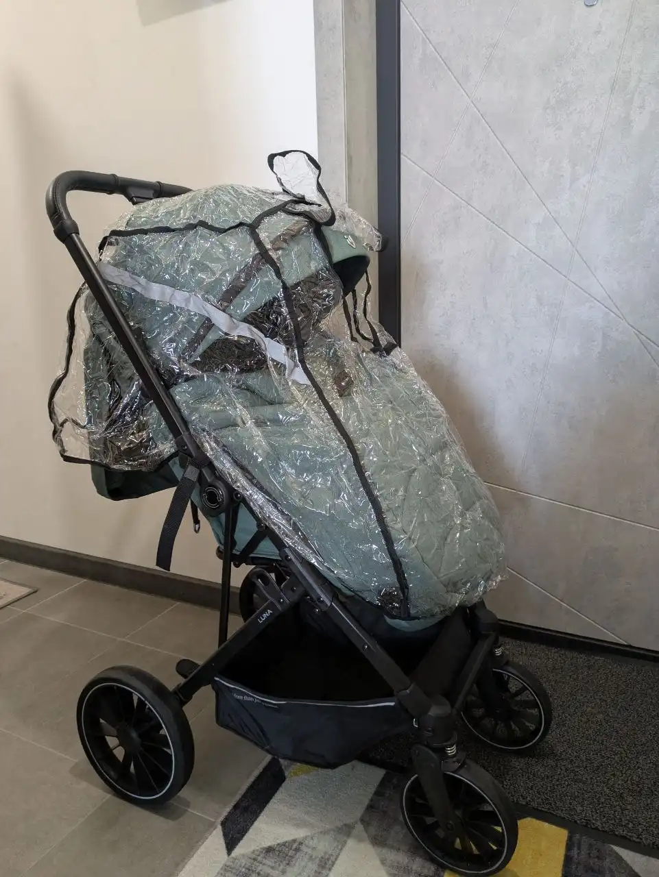 Продам коляску в отличном состоянии