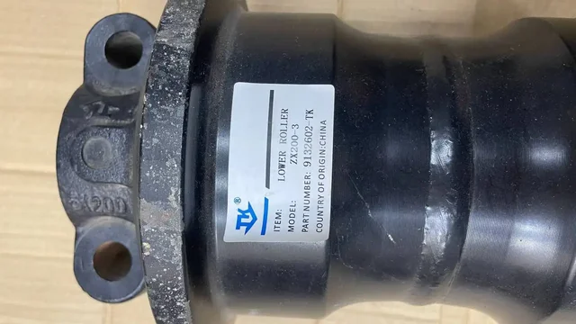 Опорный каток Hitachi для экскаваторов - частное объявление в Владивосток