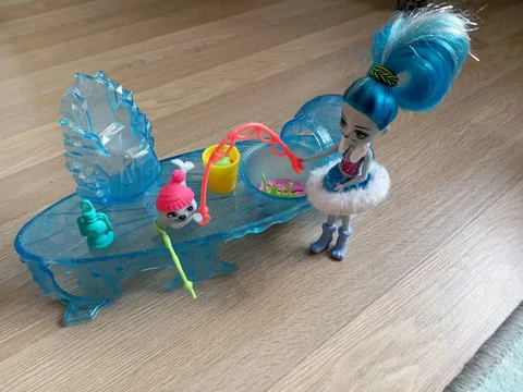 Продажа куклы Enchantimals Mattel - Рыбалка на льду - Бижутерия в Владивосток