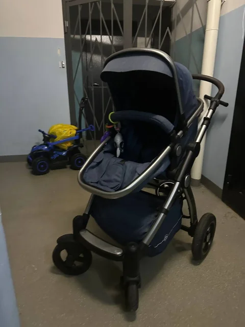 Продам коляску Luxumom 3 в 1 - Детские ванночки в Владивосток