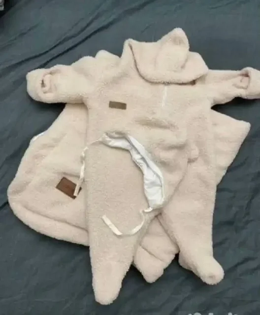 Продам комплект на выписку 56-62 размера - Люльки и кроватки в Владивосток