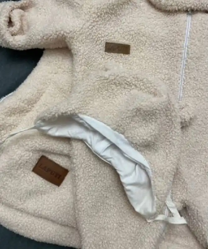 Продам комплект на выписку 56-62 размера - Одежда для новорожденных (Товары для детей) в Владивосток