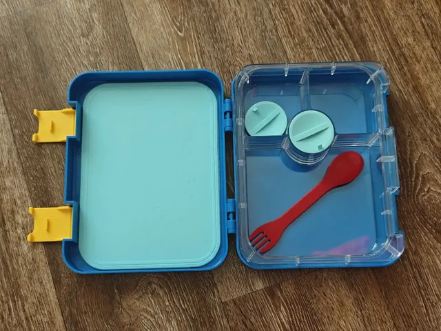 Продажа нового ланч бокса - Парики и шиньоны в Владивосток