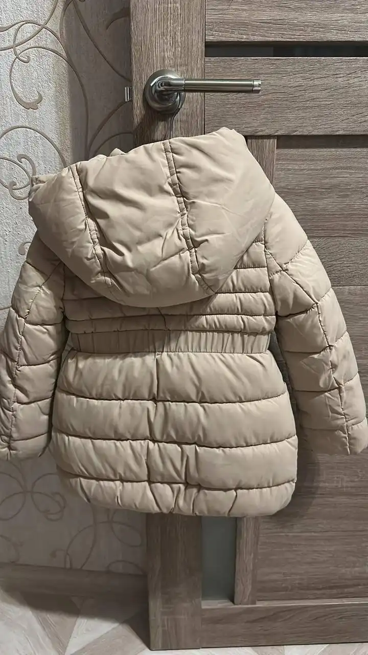 Продам куртку Деми Mayoral и дополнительную одежду - Верхняя одежда (Одежда) в Владивосток