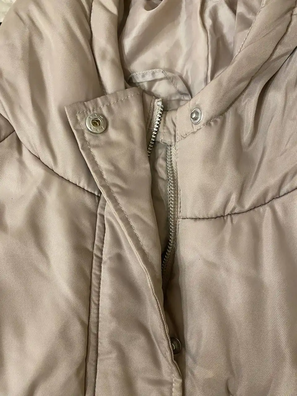 Продам куртку на холодный демисезон - Верхняя одежда (Одежда) в Владивосток