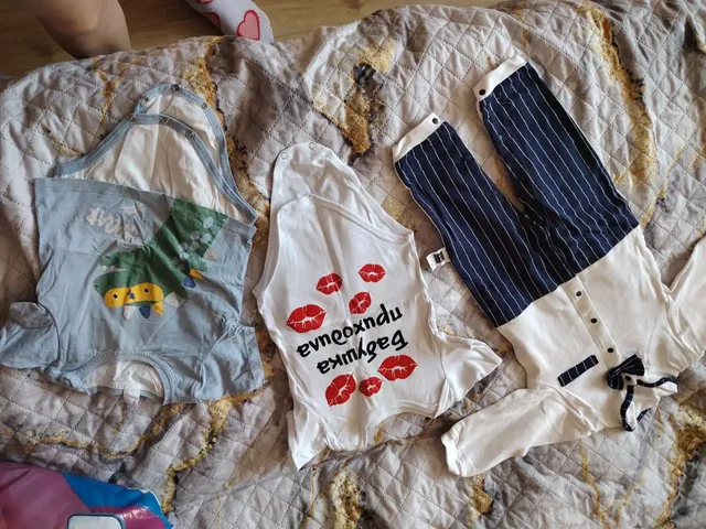 Продам вещи на малыша размер 74-80 - Школьные принадлежности в Владивосток