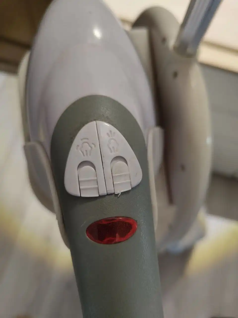 Паровая гладилка с неисправной клавишей - Барахолка в Владивосток