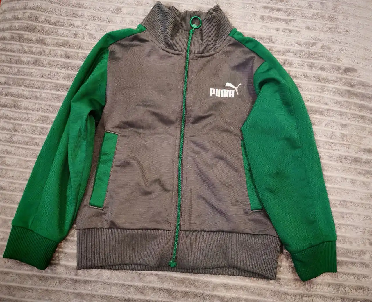 Мастерка и свитшот размер 104-110 - Детская одежда (Одежда) в Владивосток