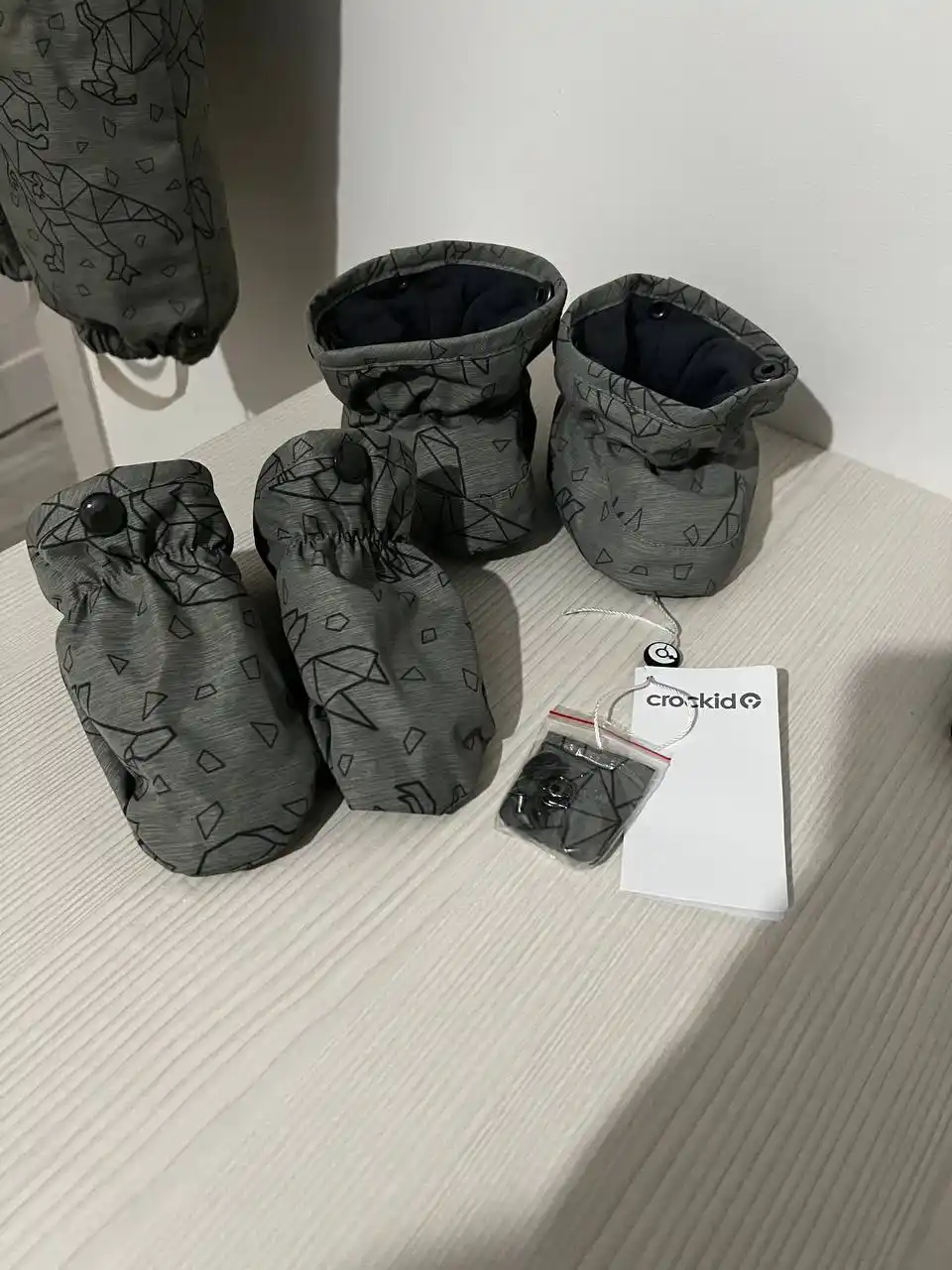 Продам зимний комбинезон crockid 80-86