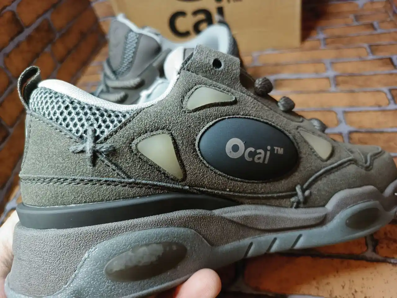 Новые кроссовки Ocai