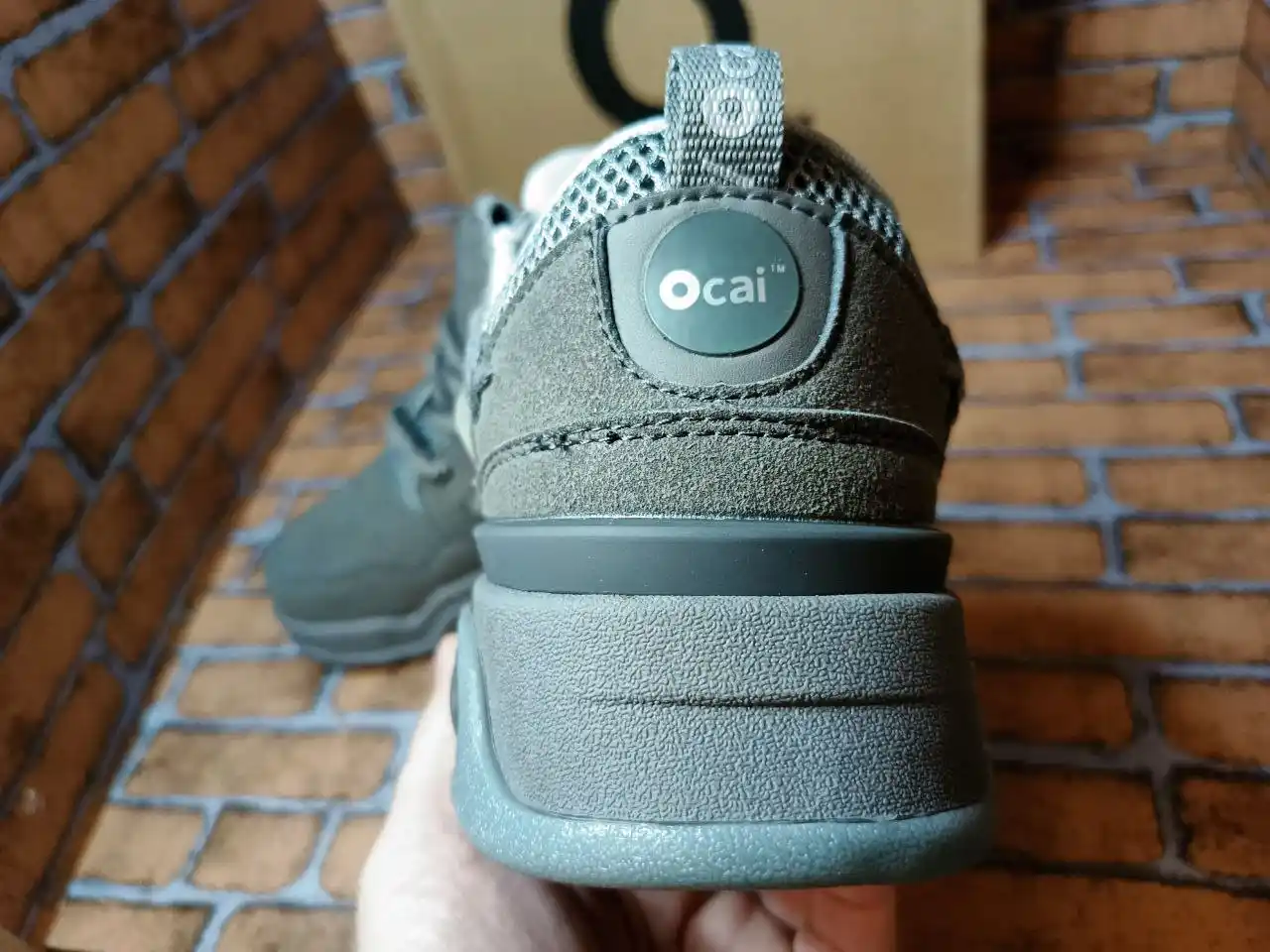 Новые кроссовки Ocai