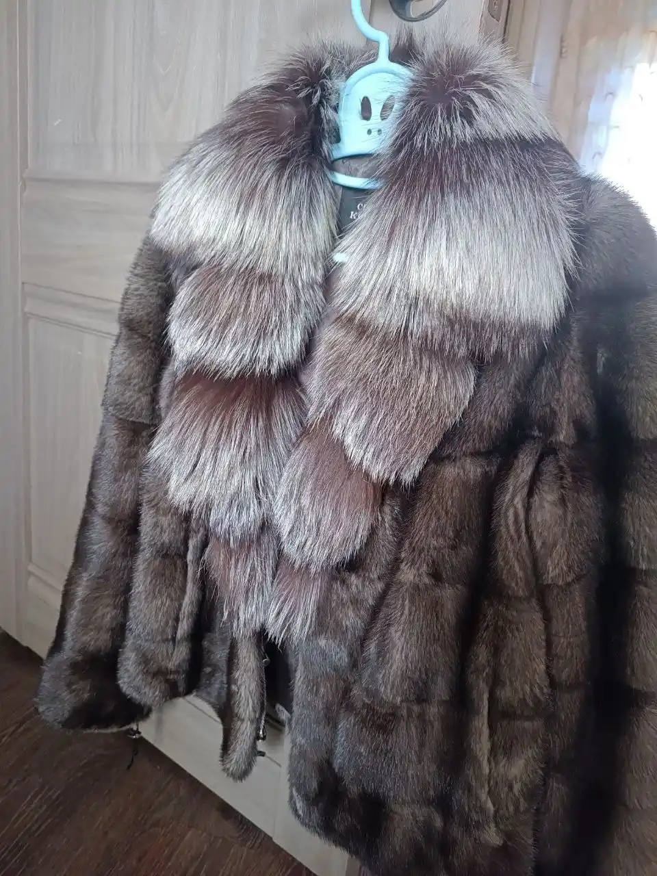 Шуба из скандинавской норки с чернобуркой