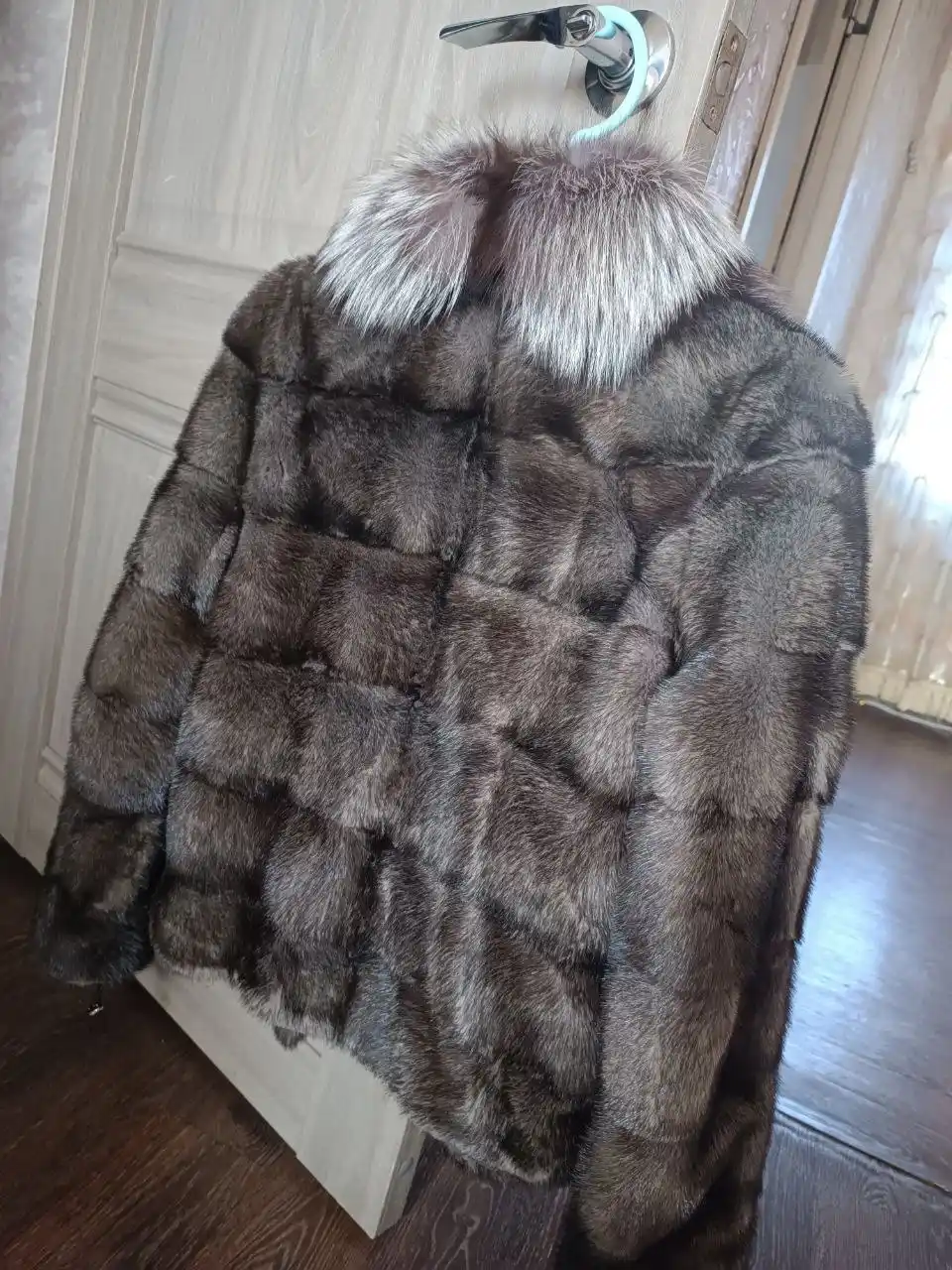 Шуба из скандинавской норки с чернобуркой