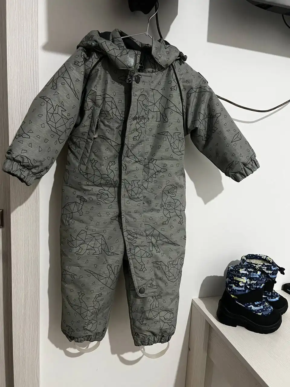 Продам зимний комбинезон crockid и дутики