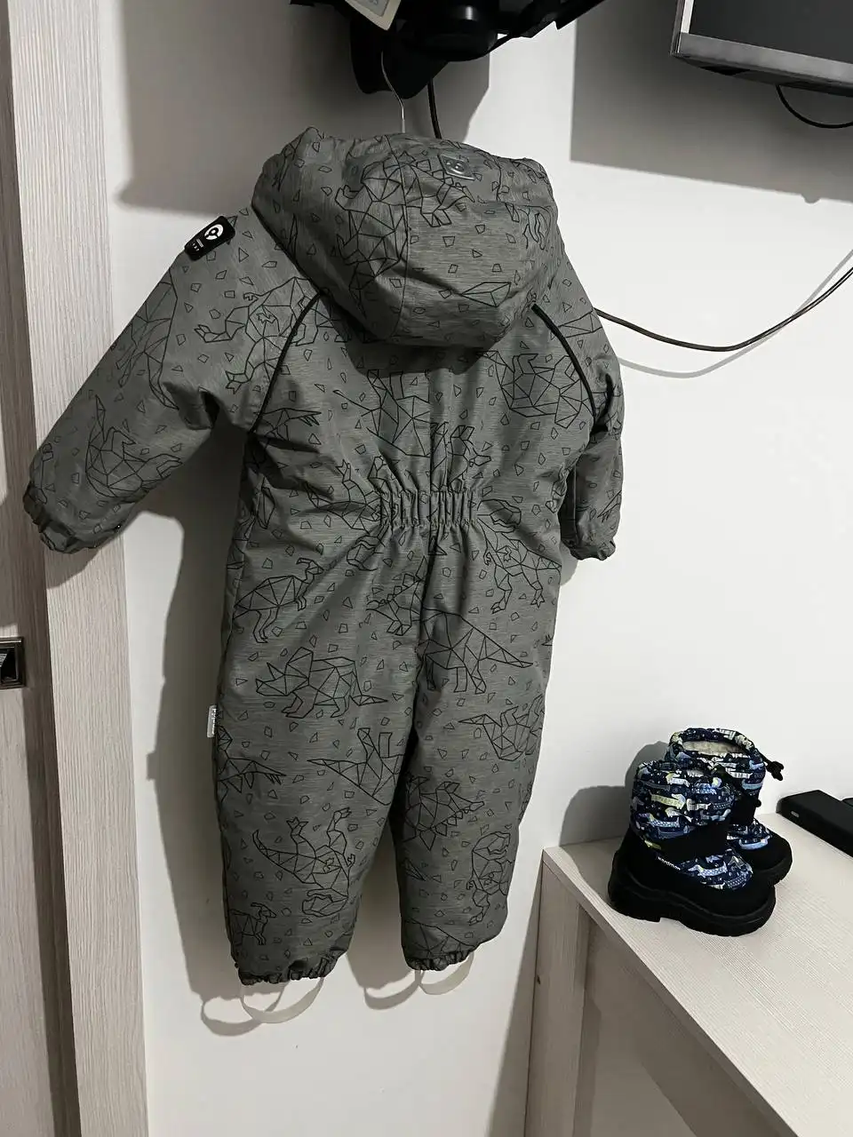 Продам зимний комбинезон crockid и дутики