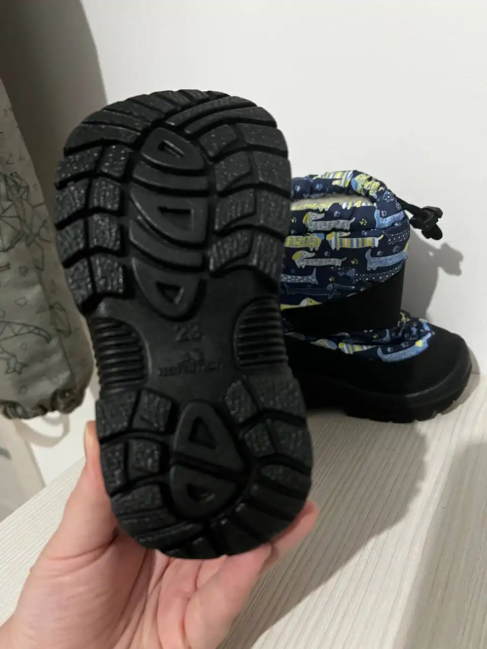 Продам зимний комбинезон crockid и дутики