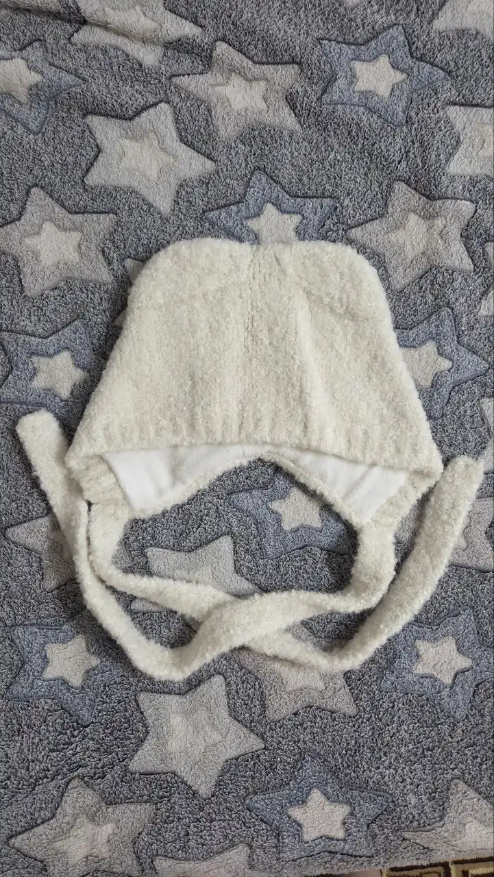 Продам шапку чепчик на флисе с ушками