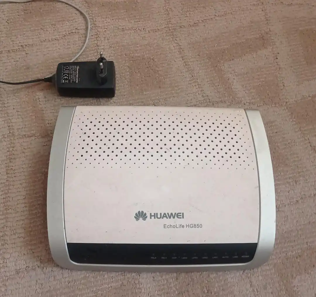 Роутер для оптоволокна с блоком питания