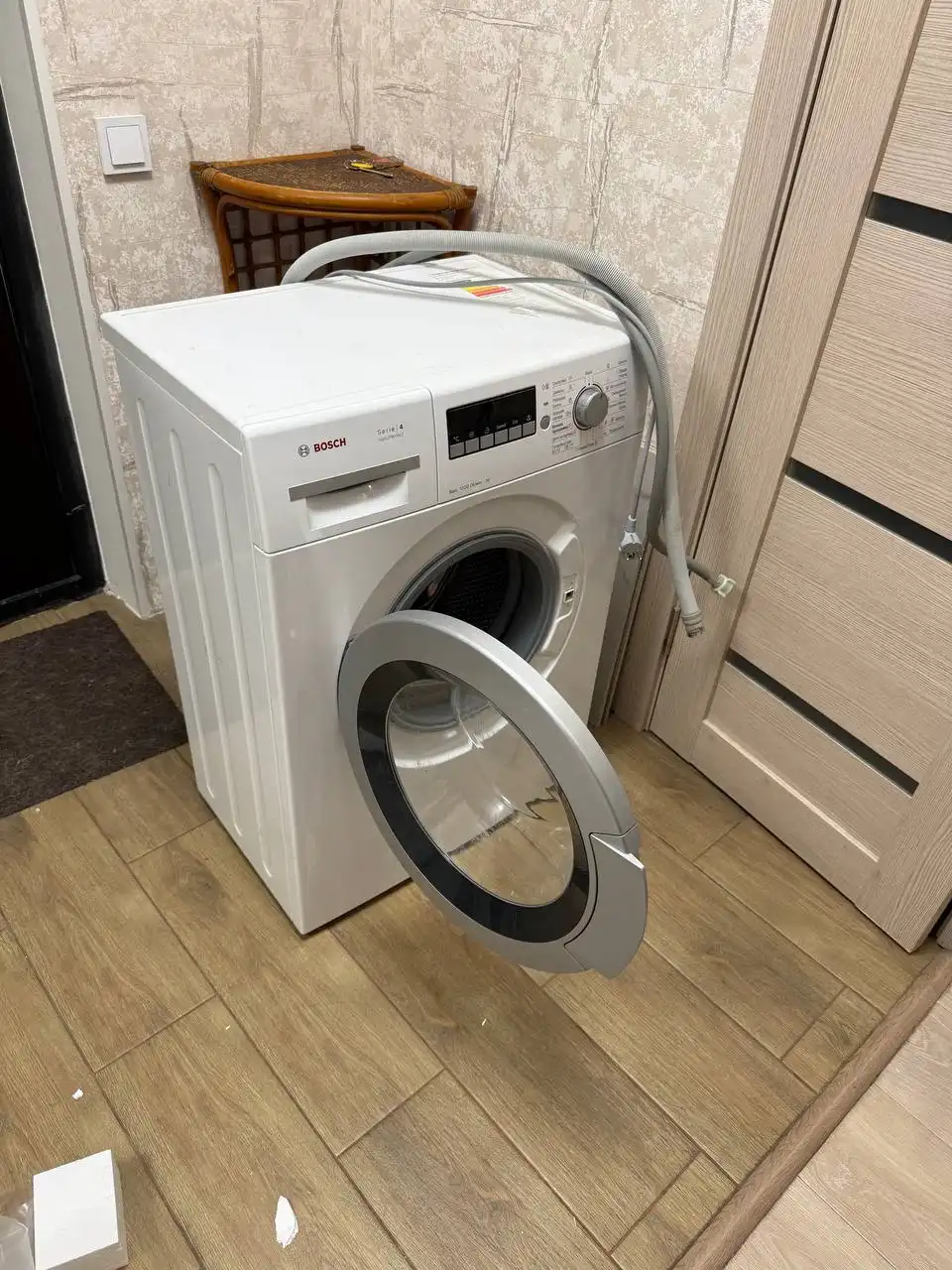 Продам стиральную машинку Bosh Serie 4 (vario perfect)