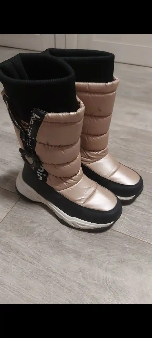Продам зимние ботинки на девочку 32р