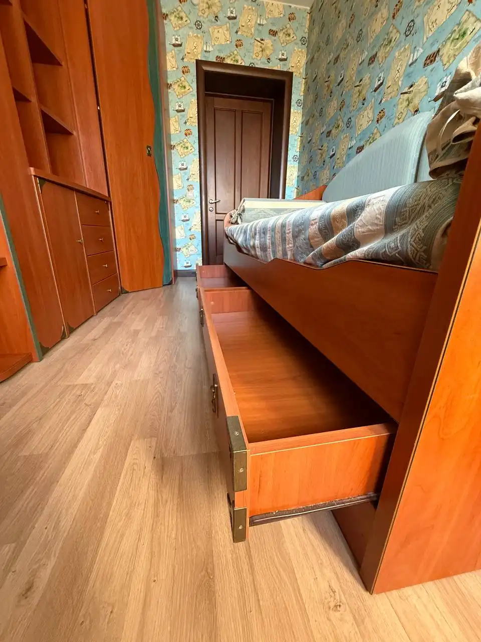 Продам комплект мебели для комнаты мальчика от фабрики «Прагматика»