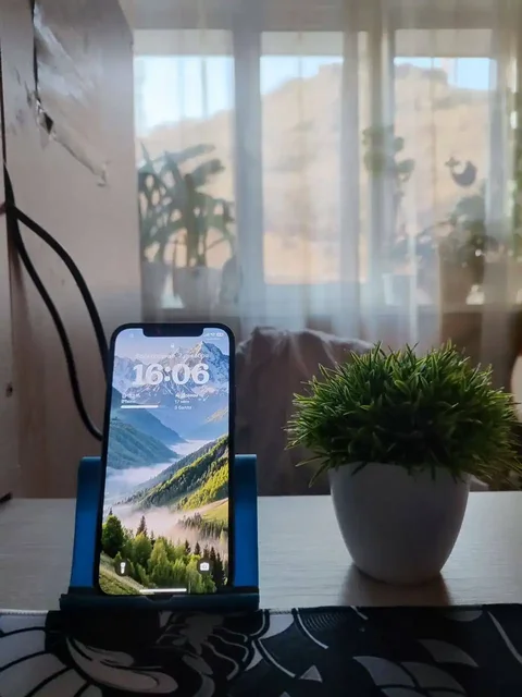 Продажа iPhone 12 в хорошем состоянии - частное объявление в Владивосток