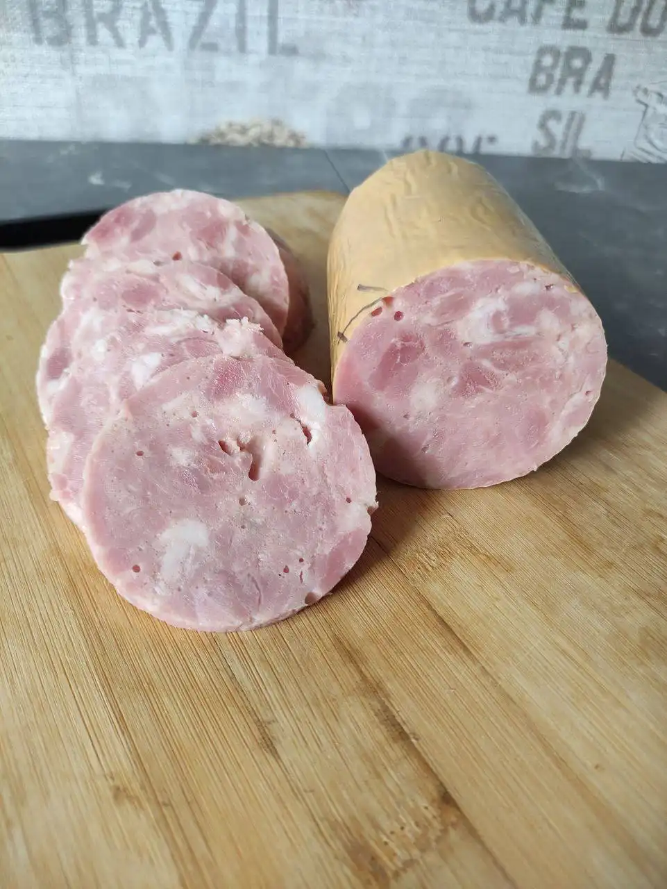 Мясная продукция домашнего горячего копчения