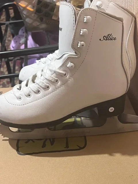 Коньки для девочки 35 размер - Хобби и отдых в Владивосток
