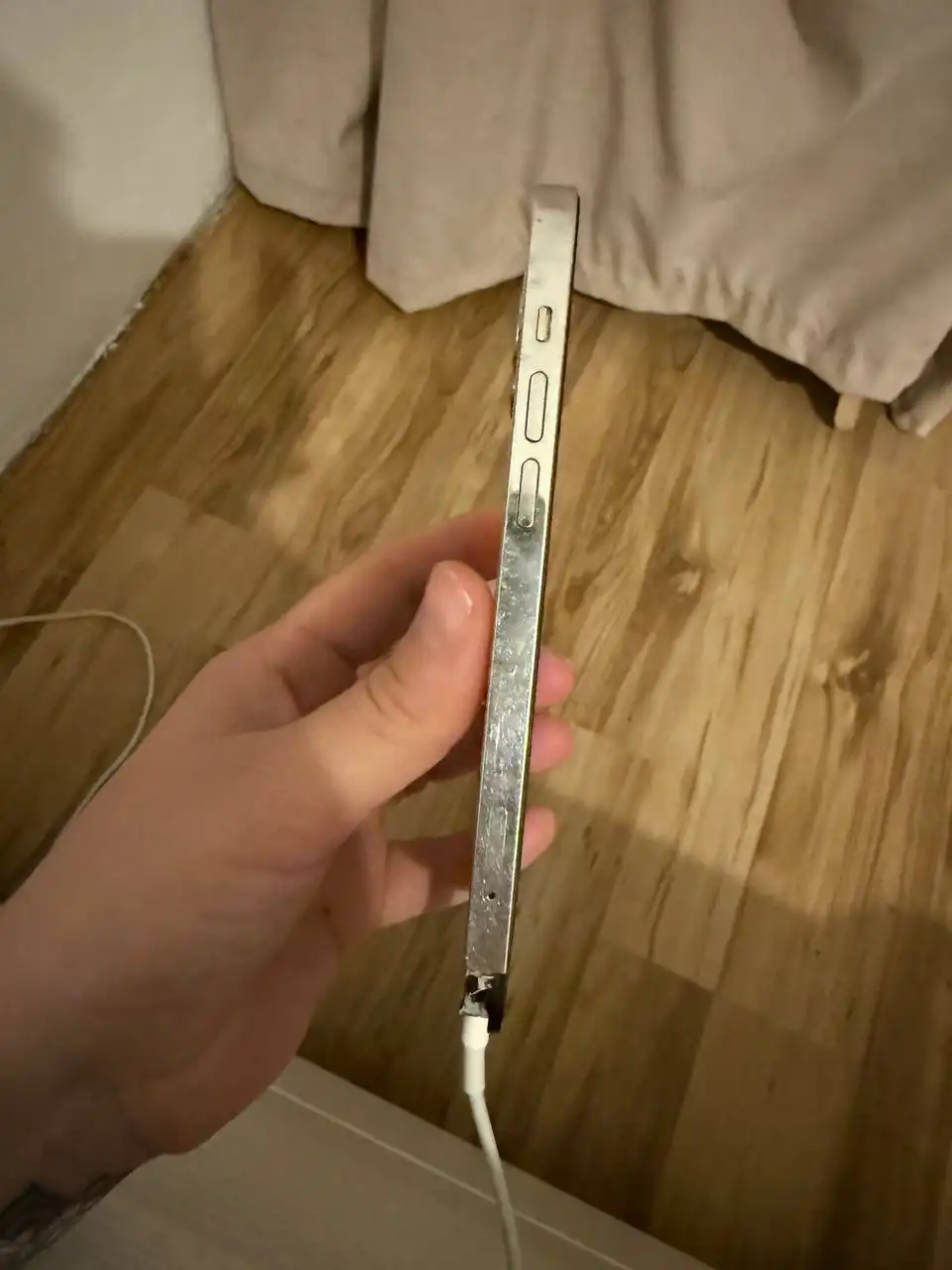 Отдам IPhone 12 Pro