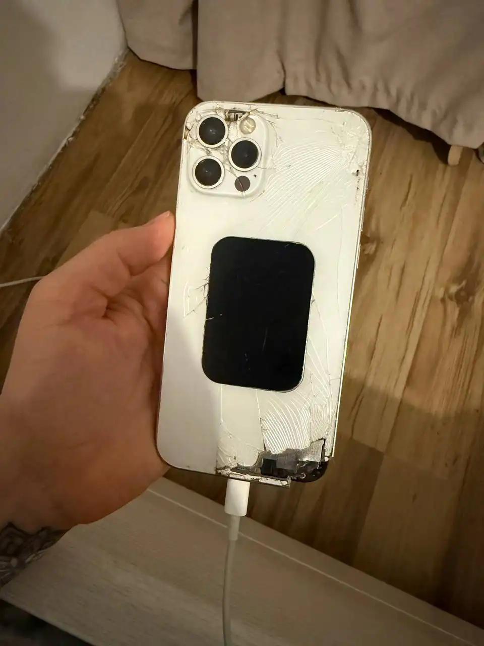 Отдам IPhone 12 Pro
