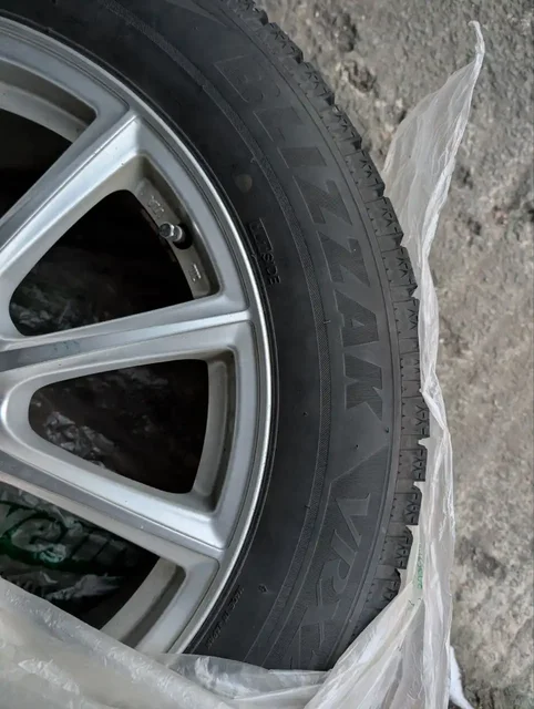 Продажа 4 колес Bridgestone Blizzak VRX2 из Японии - частное объявление в Владивосток