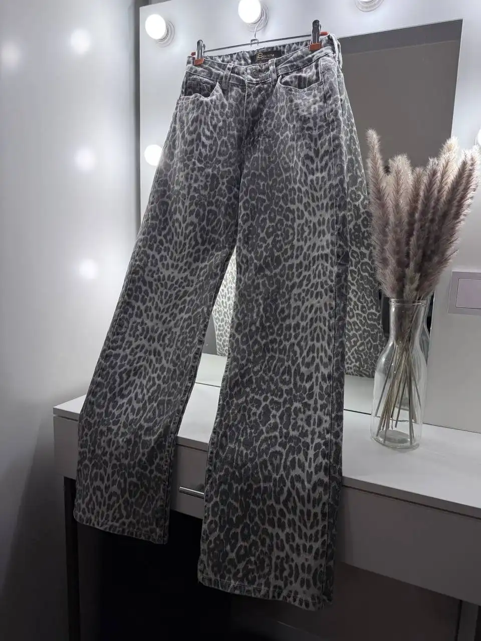 Продажа одежды: джинсы, шуба, платье, пиджак