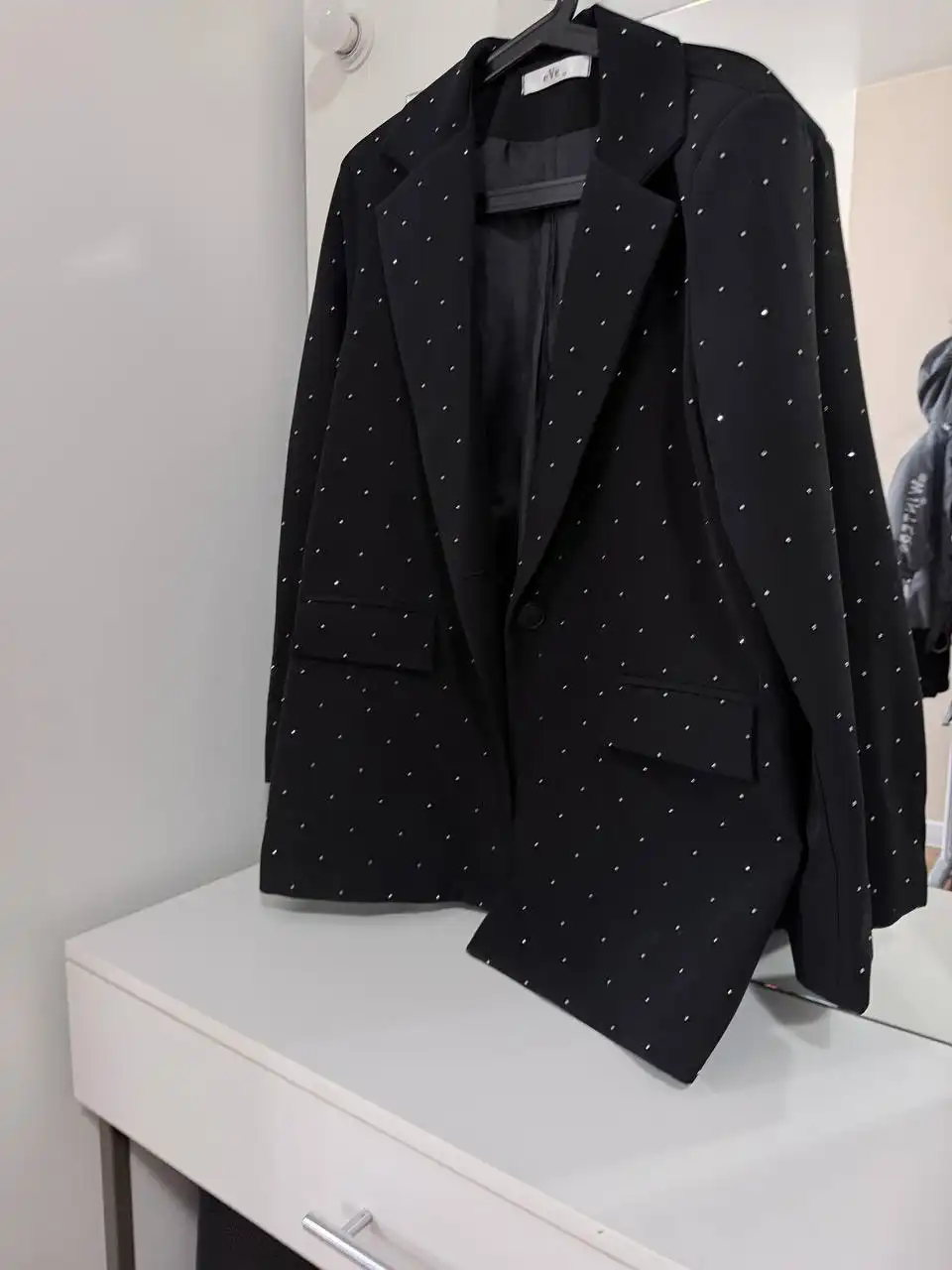 Продажа одежды: джинсы, шуба, платье, пиджак