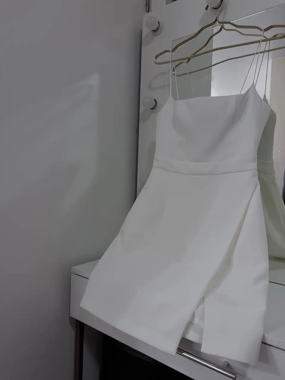 Продажа одежды: джинсы, шуба, платье, пиджак