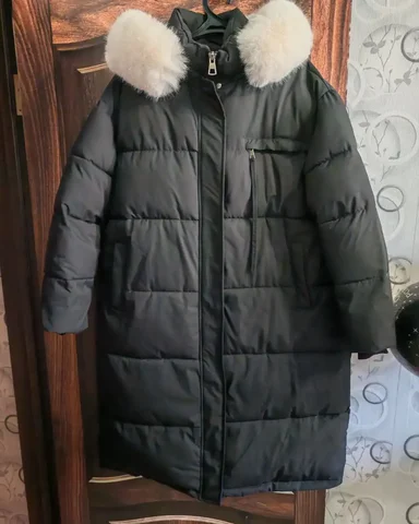 Продам женский пуховик почти новый размер 58-62 - Одежда в Владивосток