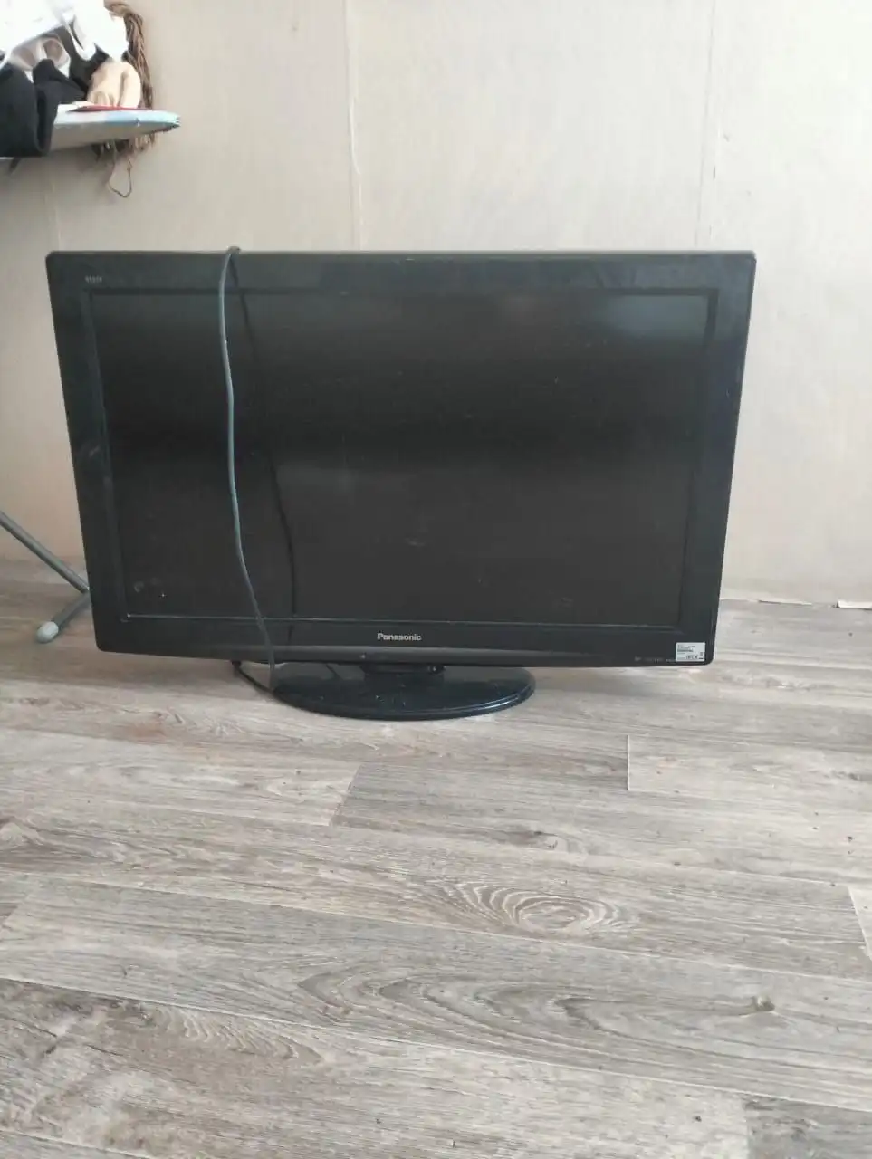 Отдам старый телевизор Panasonic