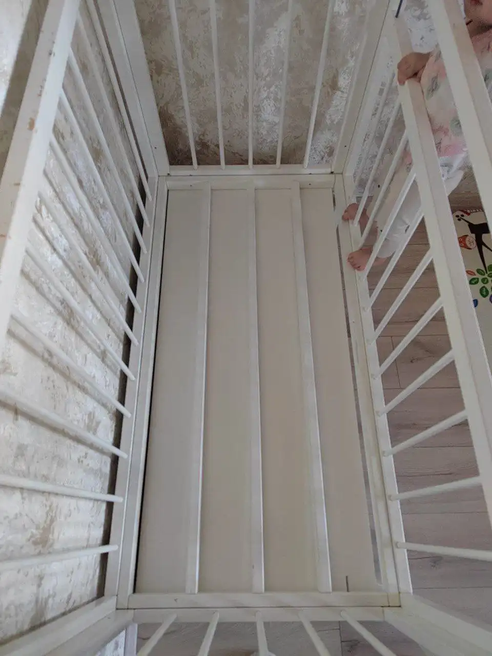 Продам детскую кроватку маятник