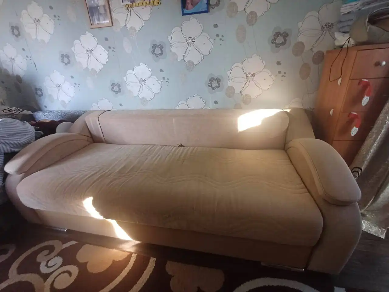 Диван раскладной и письменный стол бесплатно