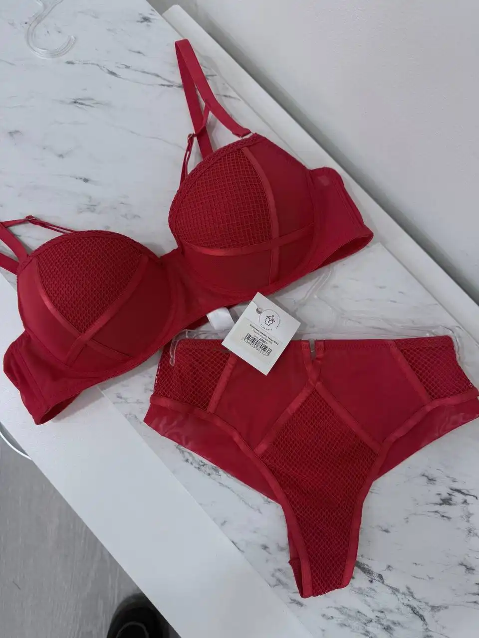 Распродажа пижам в бутике Манго