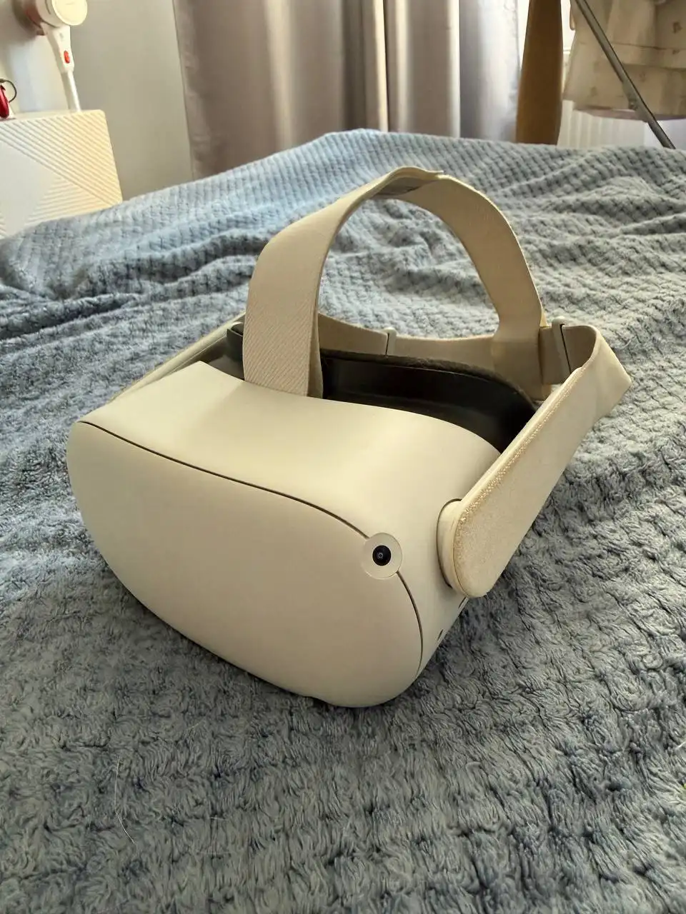 Продам VR очки Meta Quest 2