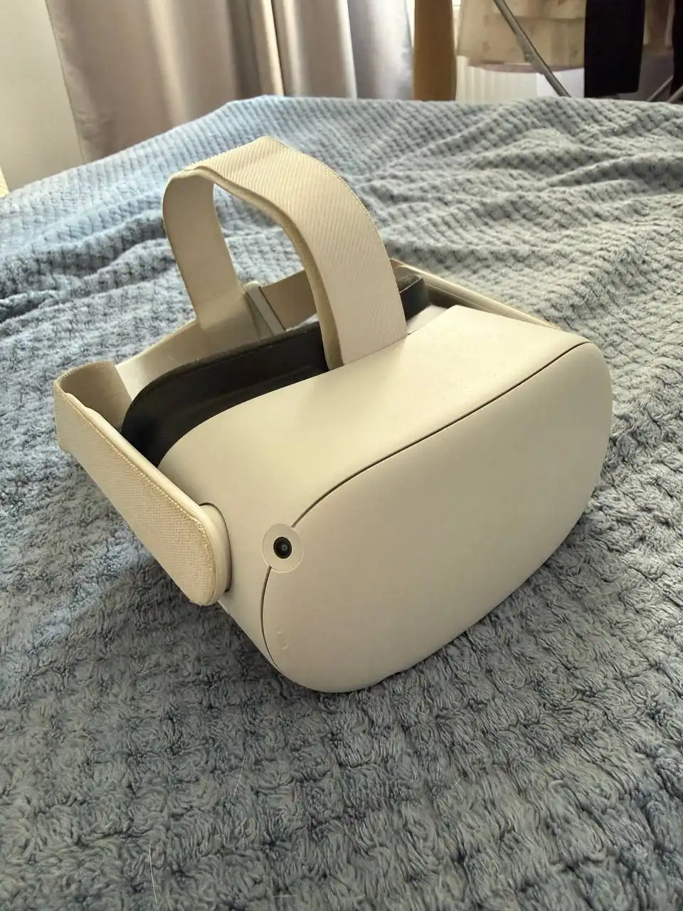 Продам VR очки Meta Quest 2