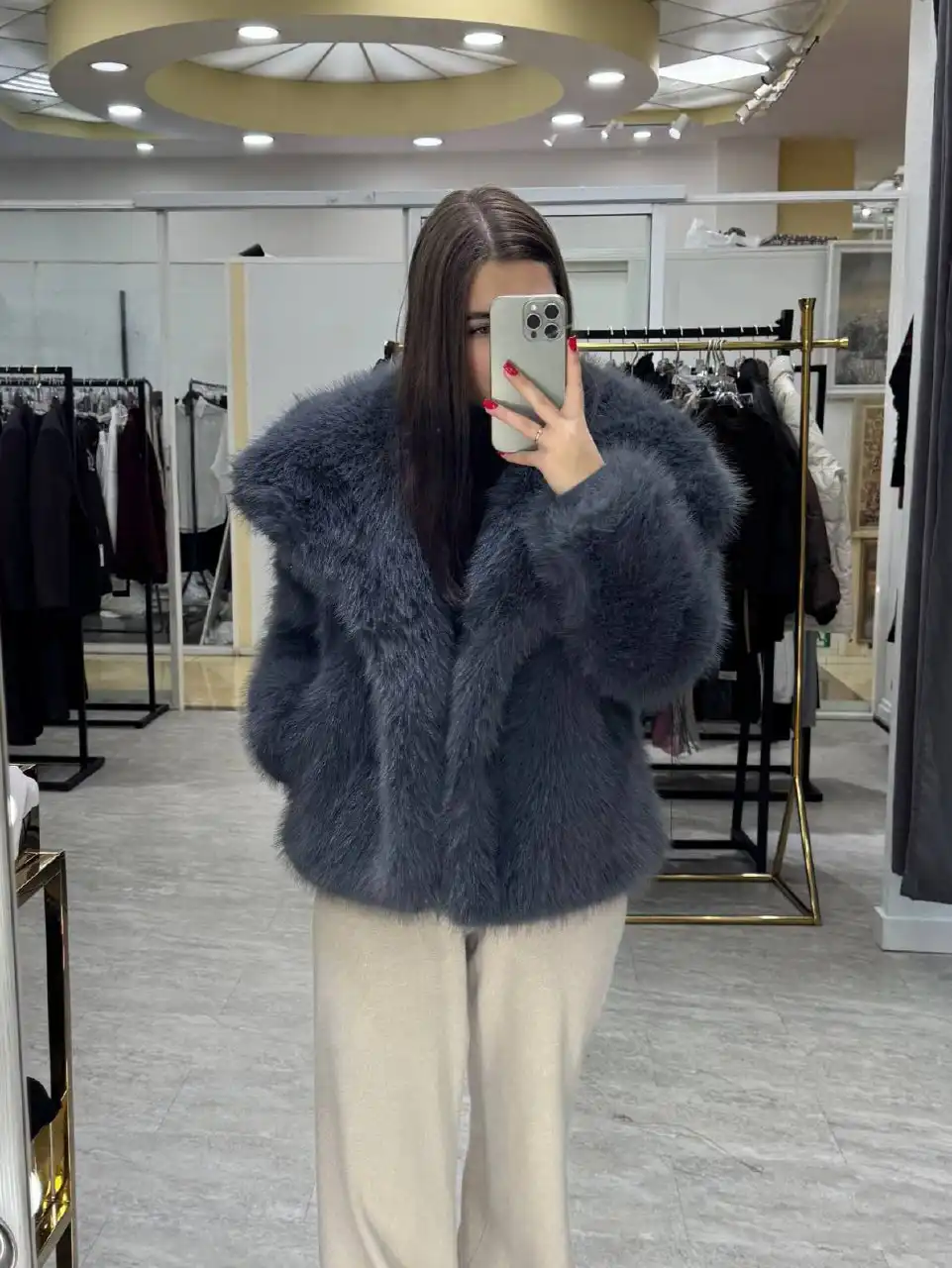 Эко-шуба графитового цвета