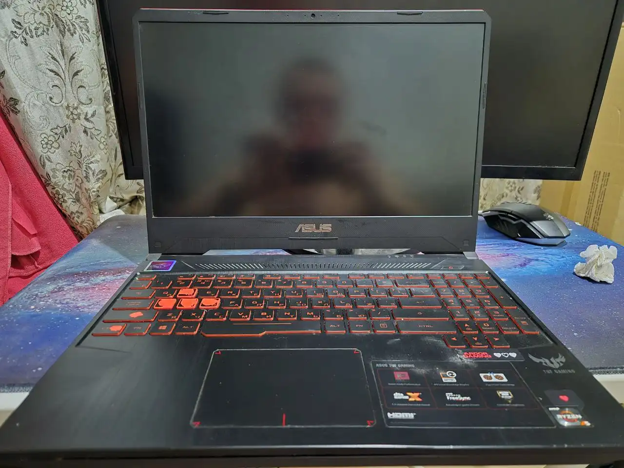 Продаю ноутбук AMD Ryzen 5 3550H с видеокартой Radeon RX 560X