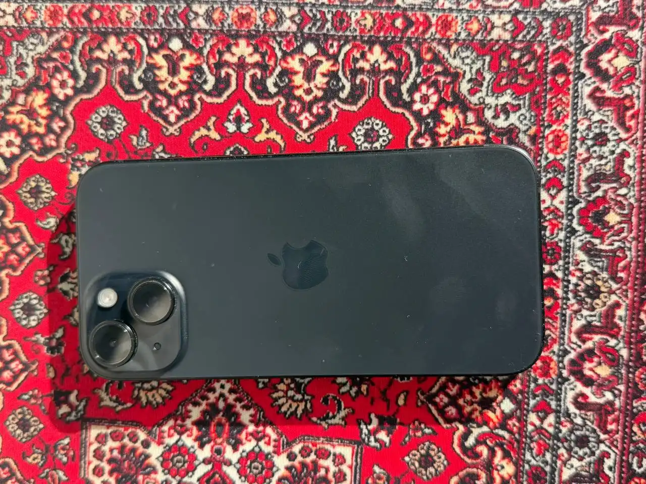 Продам Айфон 15 128G с защитным стеклом